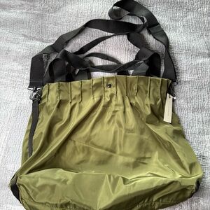 NWT Anthropologie On the Go Carrier Bag in Olive